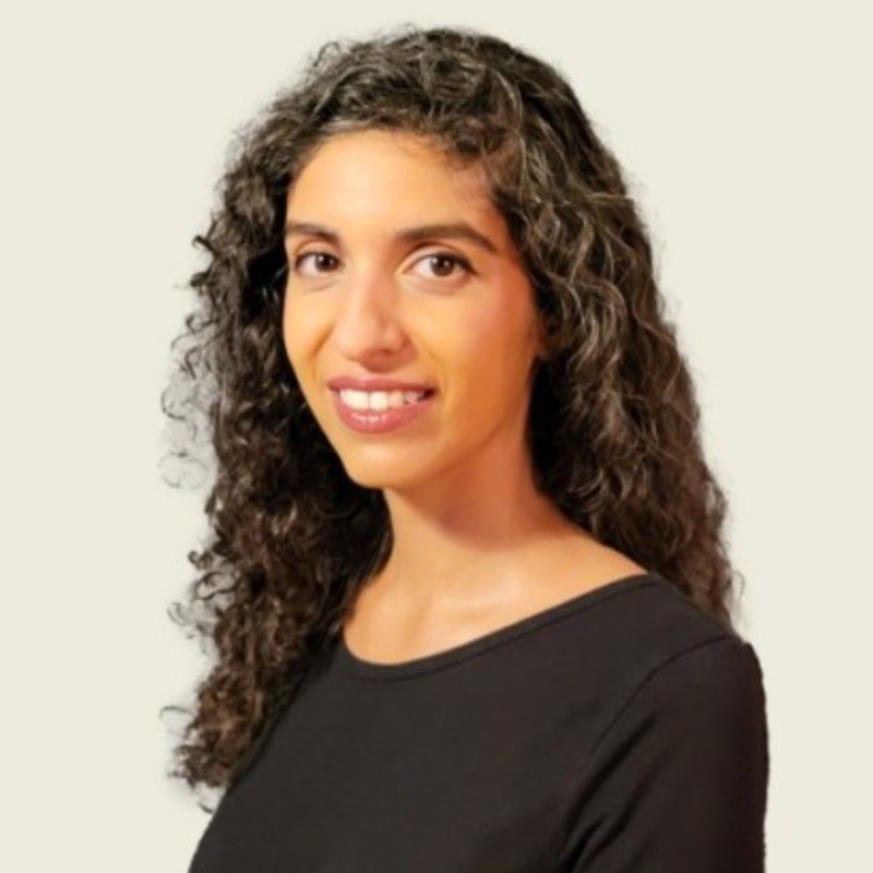 Shena is an Executive Coach and Leadership Advisor with extensive experience in Executive Recruitment and Talent Strategy - bringing a clear focus on leadership effectiveness, strategic decision-making, and long-term organizational impact to her clients.