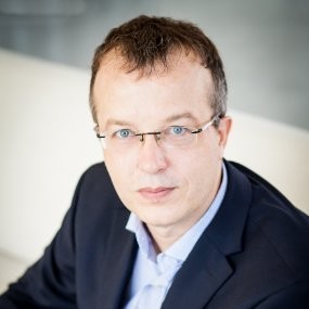 A passionate and insightful Coach committed to the professional growth and personal development of corporate leaders. With empathy, ethical leadership and strategic thinking, he fosters environments where leaders can thrive and enact positive change.
